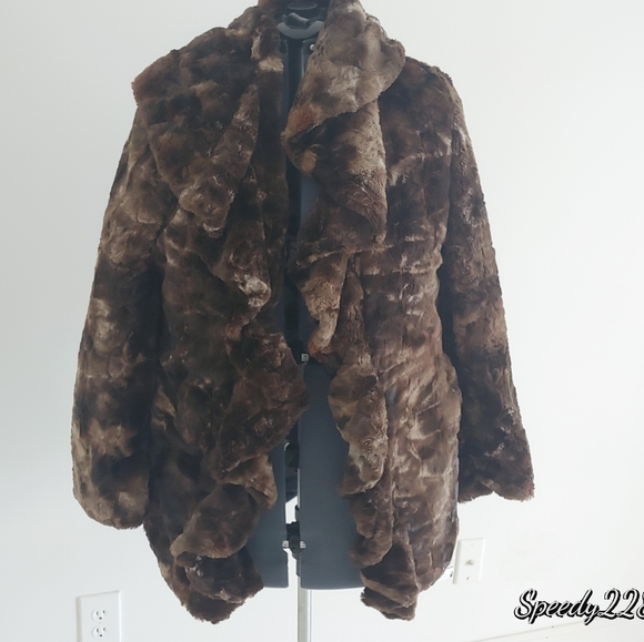 dennis basso Jackets & Blazers - Gorgeous Designer Dennis Basso Faux Fur Coat